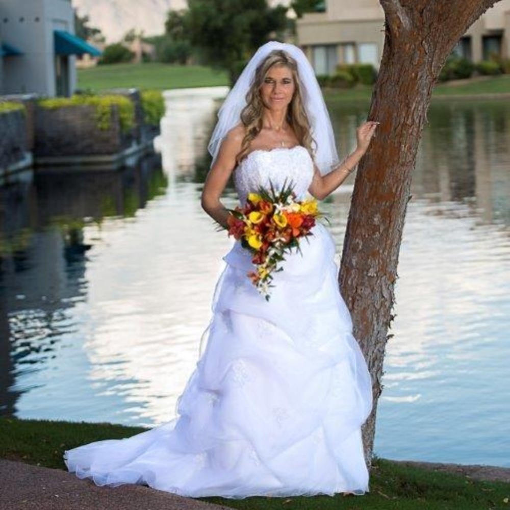 **SALE**🎁Strappless Wedding Dress